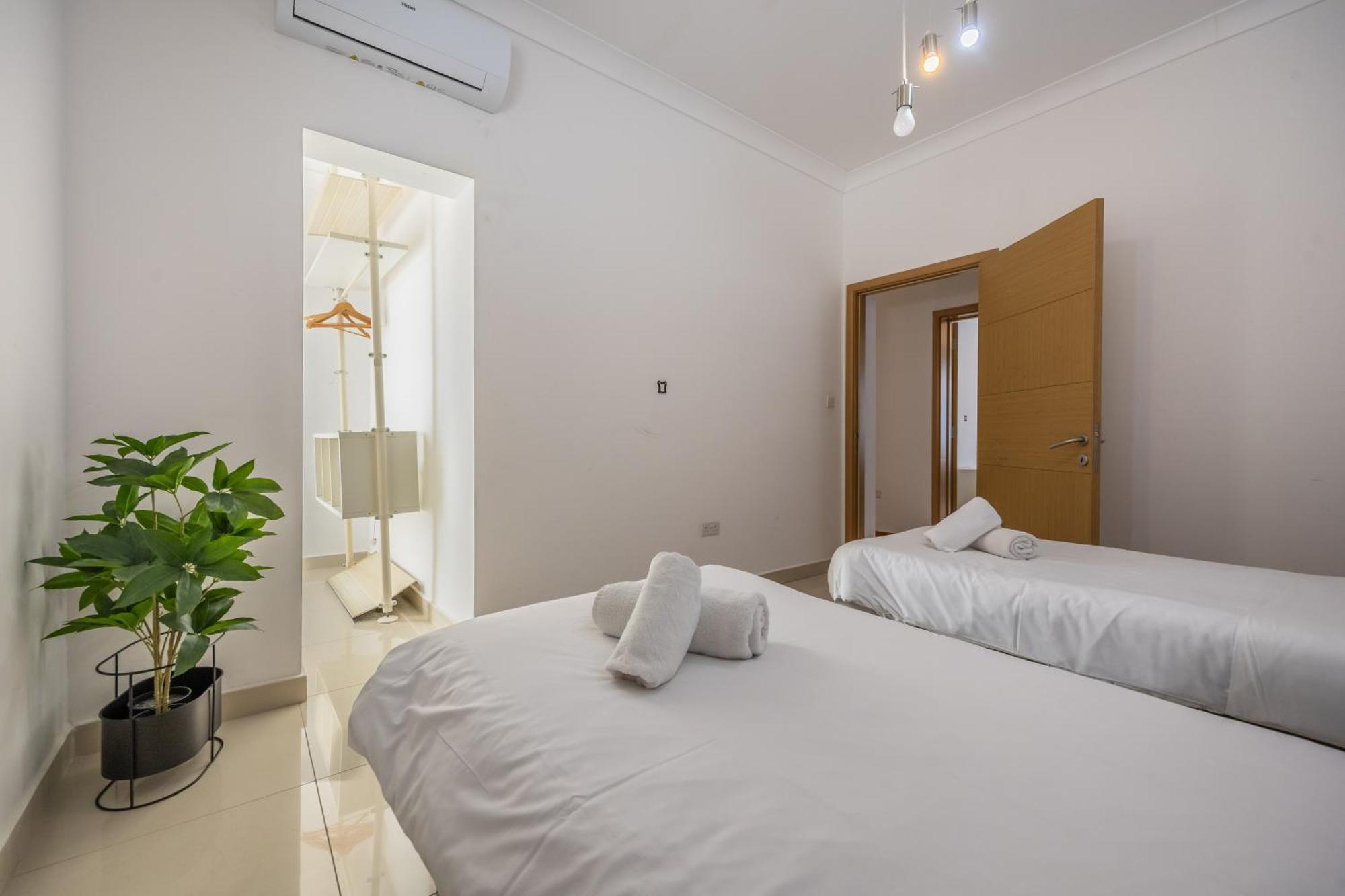 Hard To Come By - Modern & Huge House In Sliema Eksteriør bilde